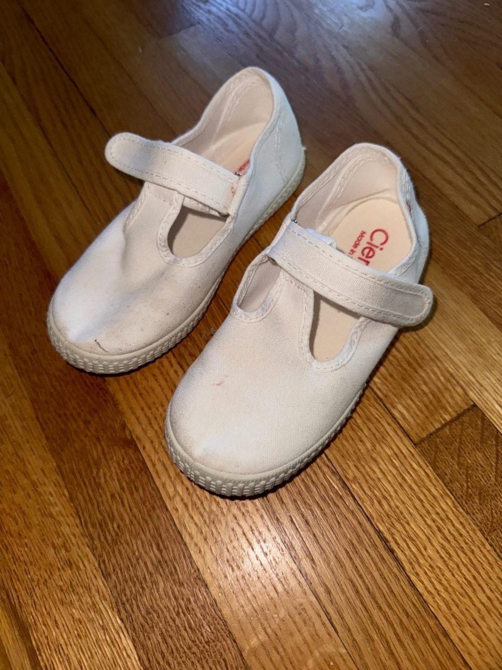 Cienta Kids Shoes 50000 in white- size kids 29 (US 11)